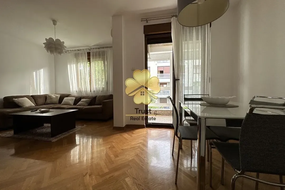 Izdavanje, jednosoban stan, 52m², Blok 9, Podgorica