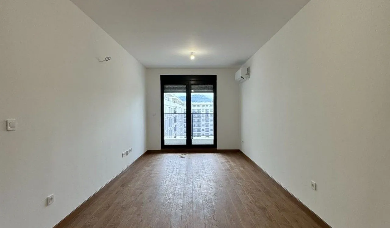 Izdavanje, dvosoban stan, 64m², Podgorica, Crna Gora