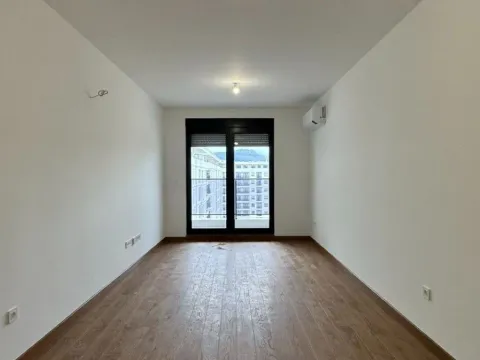 Rent, two bedroom apartment, 64m², Podgorica, Crna Gora - image 3
