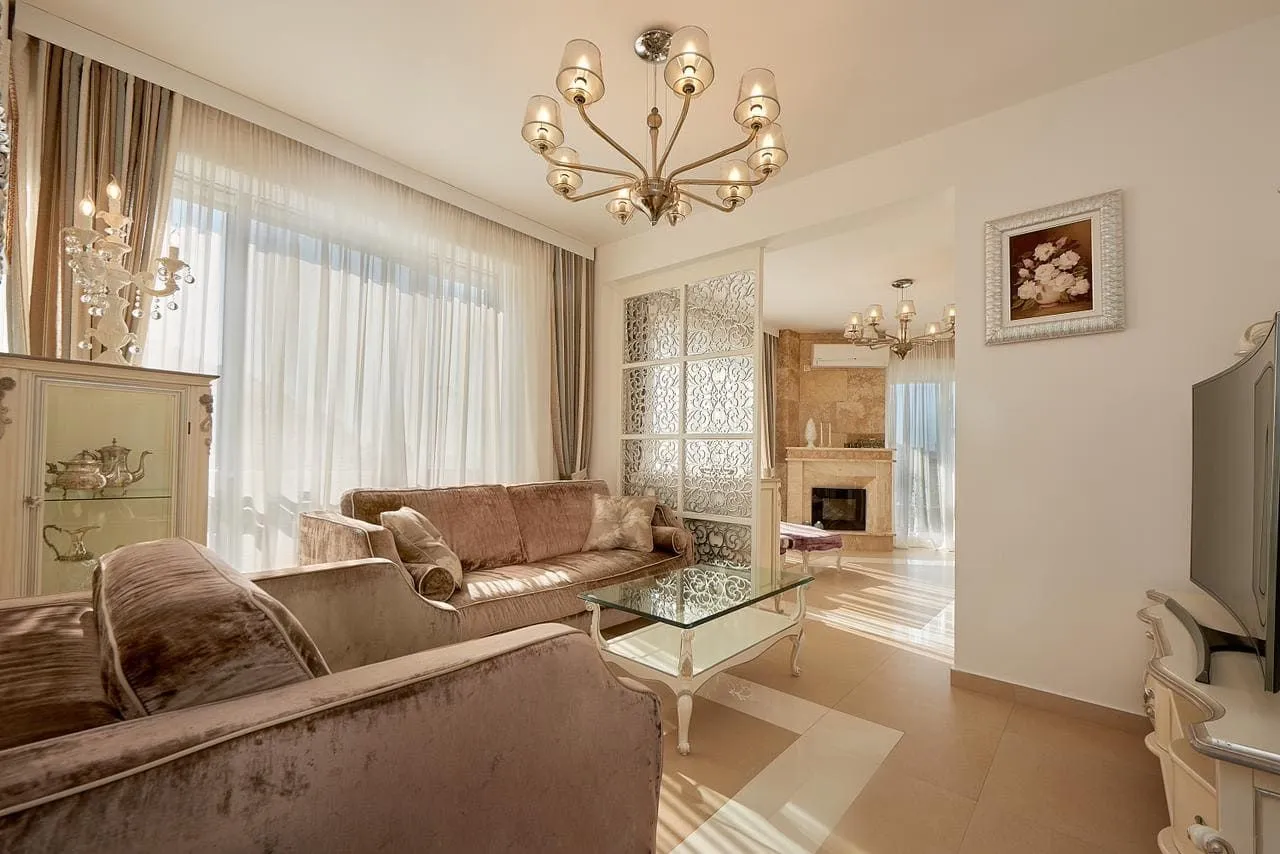 Prodaja, četvorosoban stan, 150m², Bečići, Budva