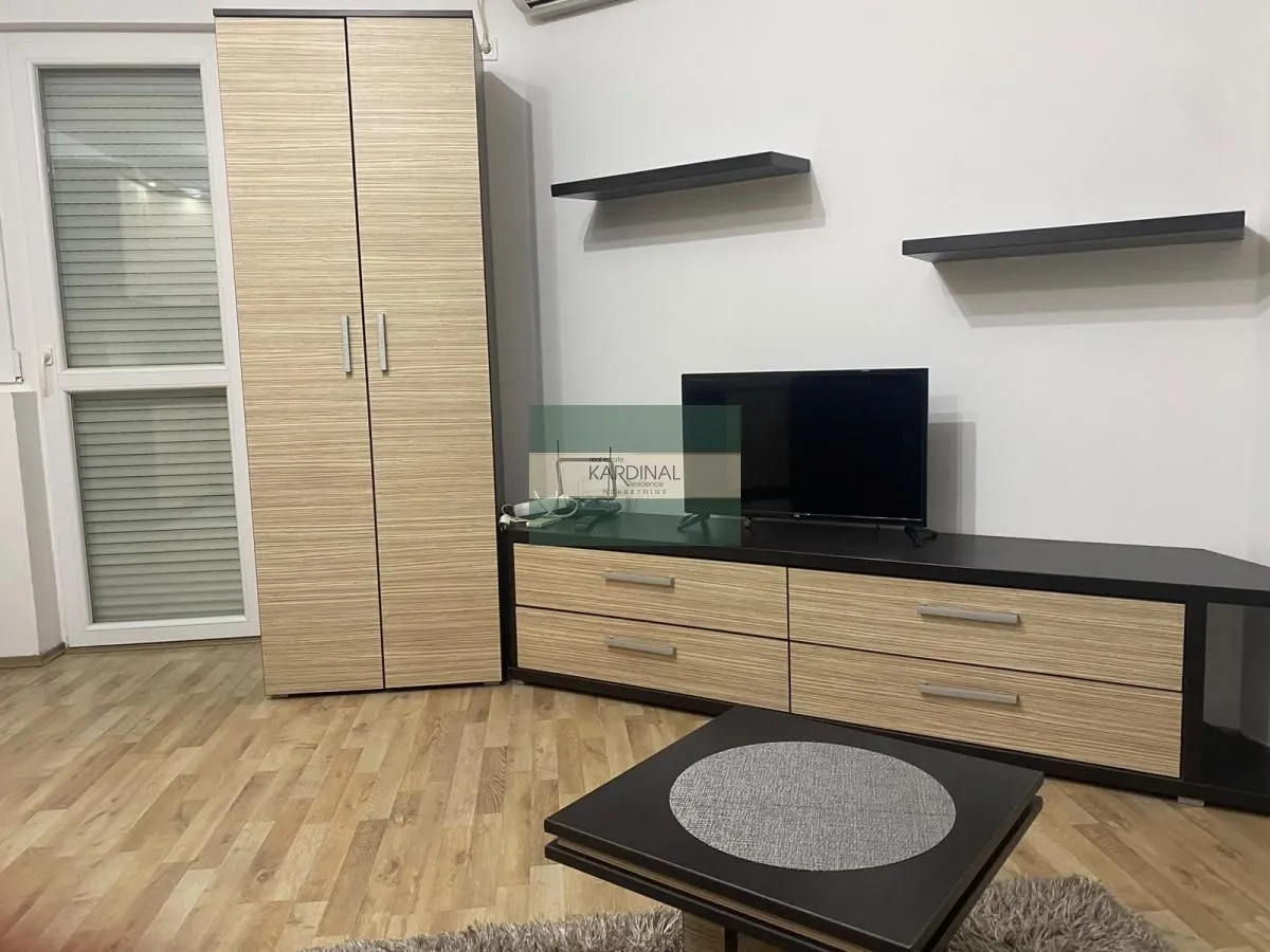 Izdavanje, garsonjera, 30m², Kajsijar, Jagodina