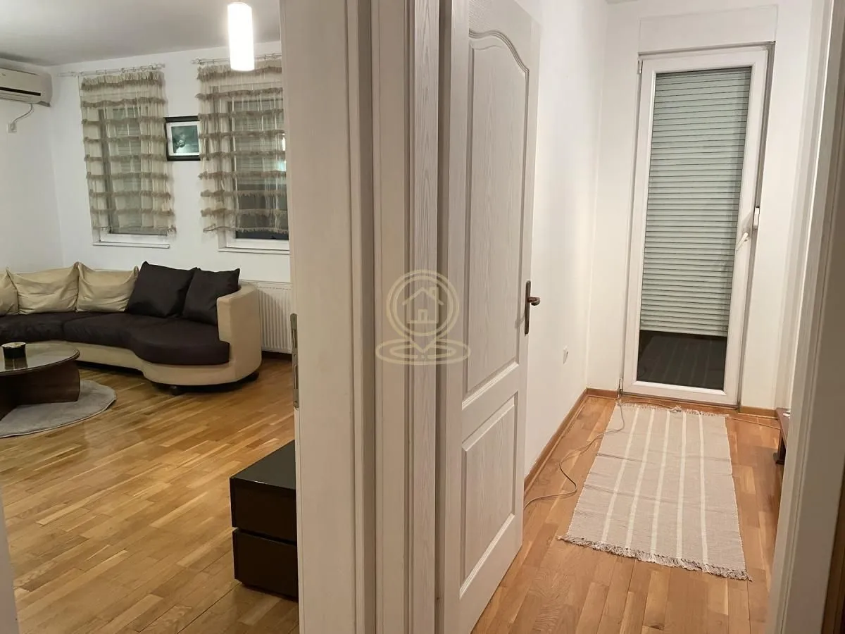 Izdavanje, dvosoban stan, 50m², Grbavica, Novi Sad Sve Podlokacije