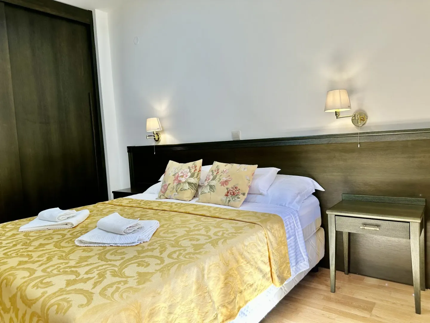 Rent, two bedroom apartment, 80m², Dobrota, Kotor