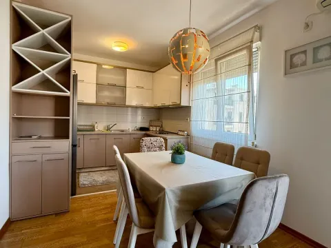 Rent, one bedroom apartment, 47m², Blok 9, Podgorica - image 2