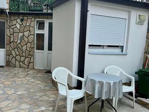 Izdavanje, garsonjera, 22m², Budva, Crna Gora - image 6