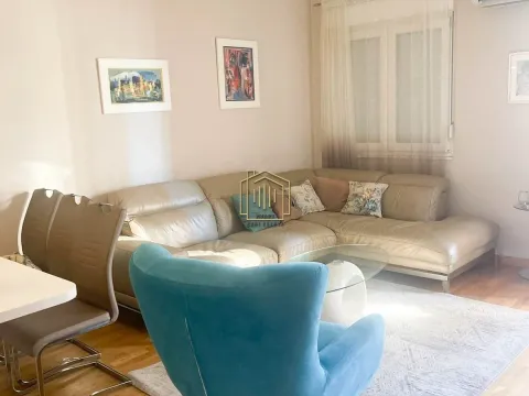 Izdavanje, dvosoban stan, 64m², City Kvart, Podgorica