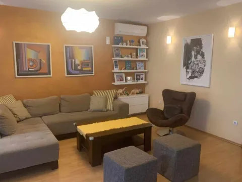 Izdavanje, kuća, 240m², Donja Gorica, Podgorica - image 6