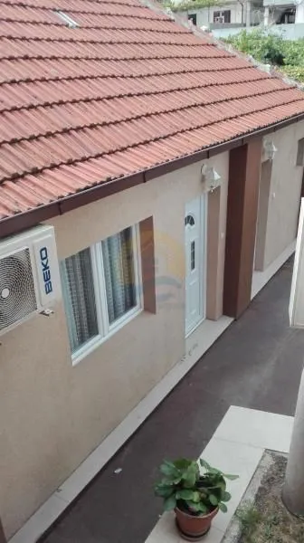 Sale, house, 800m², Momišići, Podgorica