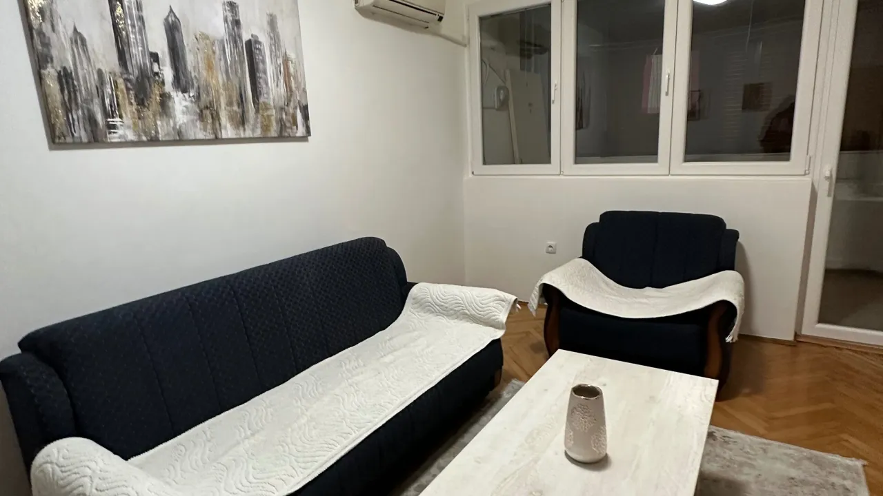 Izdavanje, dvosoban stan, 70m², Gintaš, Podgorica