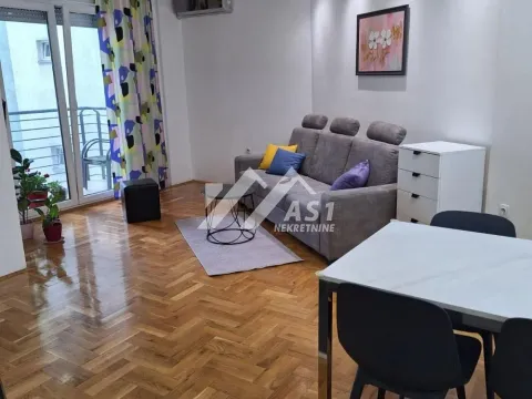 Izdavanje, trosoban stan, 70m², Bulevar Evrope, Novi Sad Sve Podlokacije - image 3