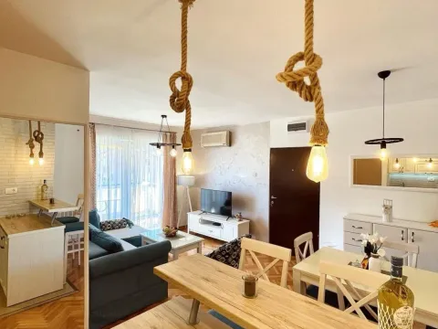 Izdavanje, jednosoban stan, 52m², Adok, Budva - image 2