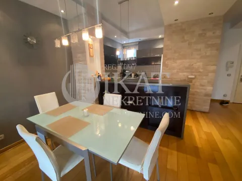 Izdavanje, trosoban stan, 95m², Savski Venac, Beograd - image 19