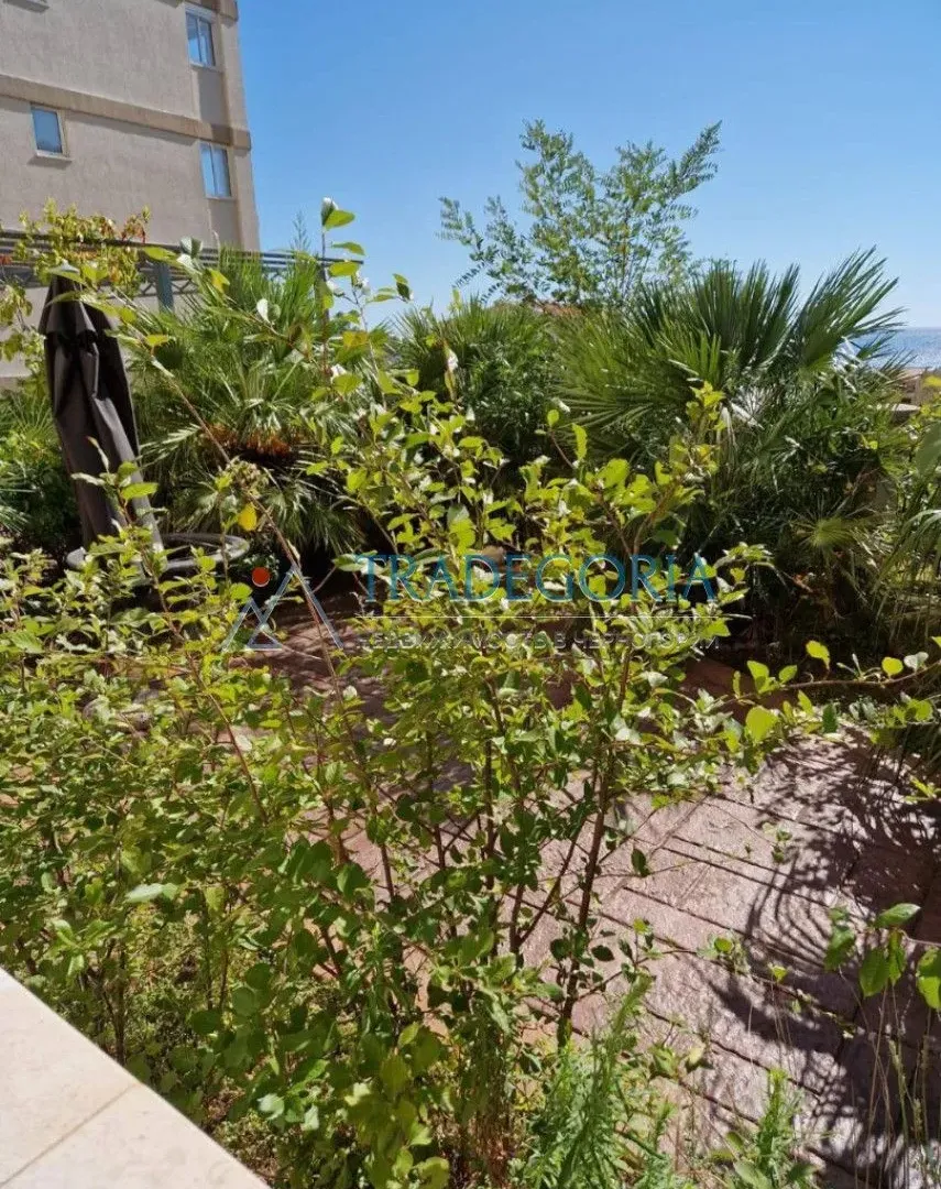 Prodaja, trosoban stan, 90m², Petrovac, Budva