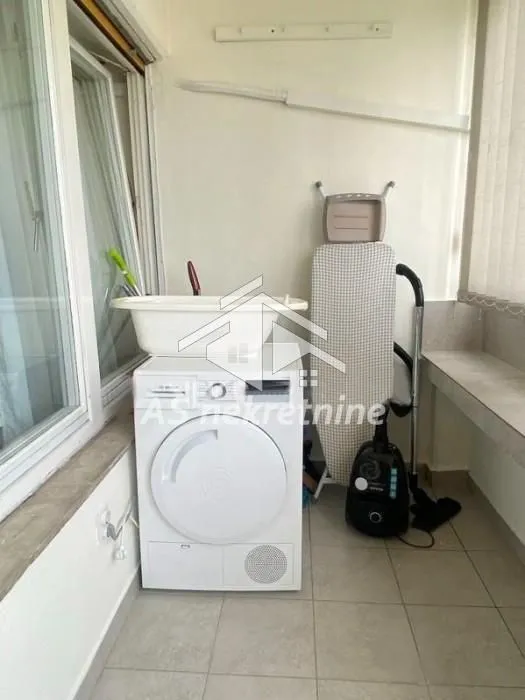 Izdavanje, četvorosoban stan, 120m², Voždovačka Crkva, Voždovac Sve Podlokacije