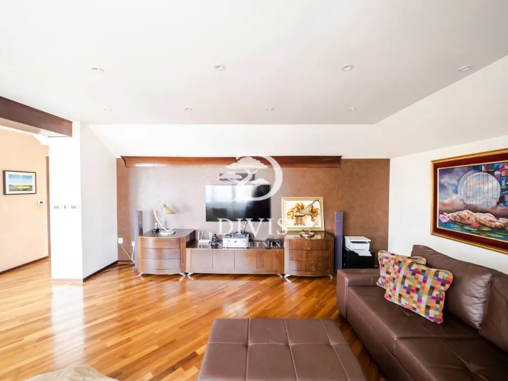 Sale, four bedroom apartment, 97m², Kalenić Pijaca, Vračar Sve Podlokacije