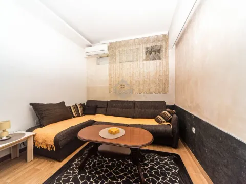 Izdavanje, jednosoban stan, 40m², Krivi Most, Podgorica - image 2