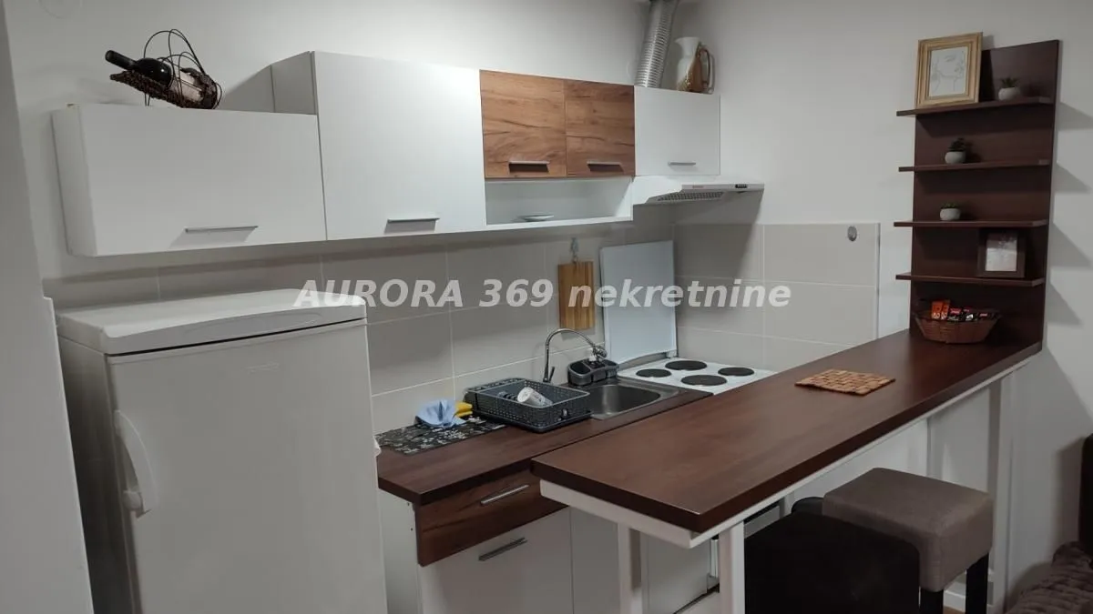 Izdavanje, garsonjera, 36m², Veternik, Novi Sad Sve Podlokacije