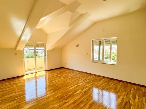 Rent, two bedroom apartment, 69m², Stari Aerodrom, Podgorica - image 1