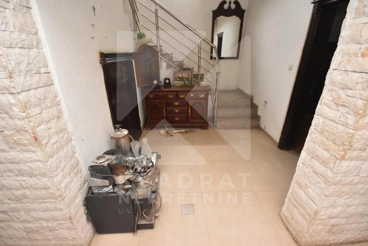 Prodaja, kuća, 343m², Zagorič, Podgorica