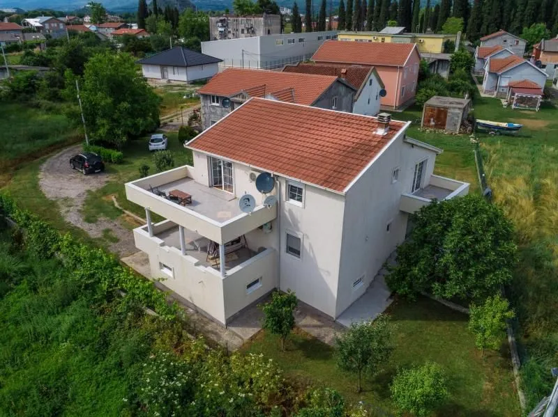 Prodaja, kuća, 345m², Spuž, Danilovgrad