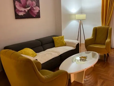 Izdavanje, jednosoban stan, 55m², City Kvart, Podgorica - image 8