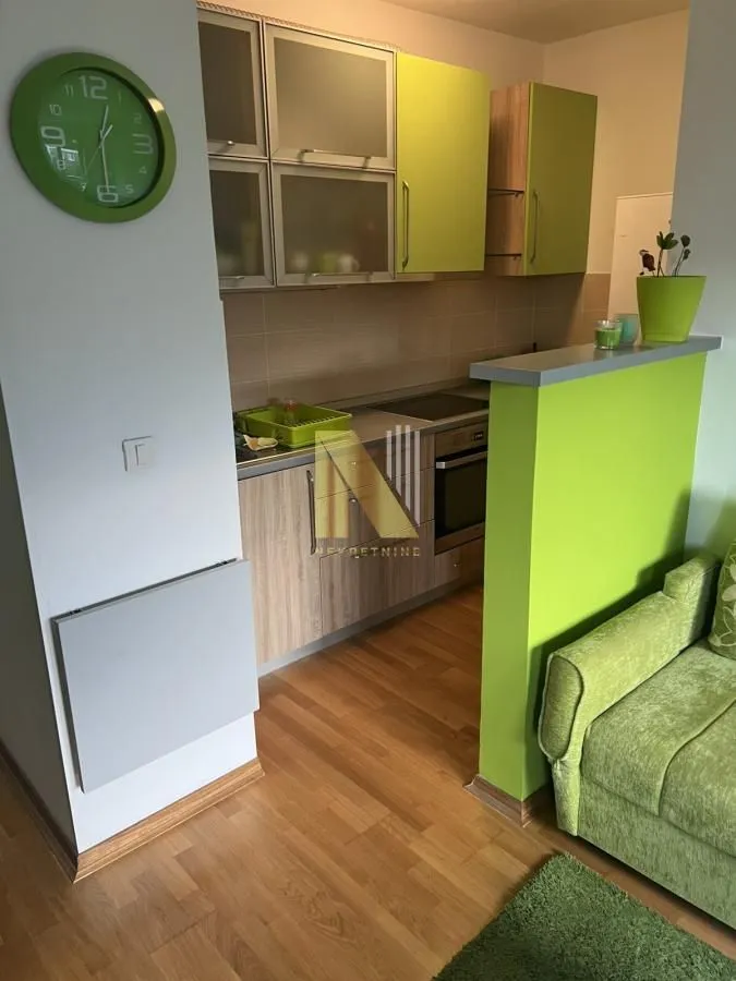 Izdavanje, jednosoban stan, 36m², Adamovićevo Naselje, Novi Sad Sve Podlokacije