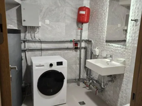 Izdavanje, četvorosoban stan, 130m², Master Kvart, Podgorica - image 8