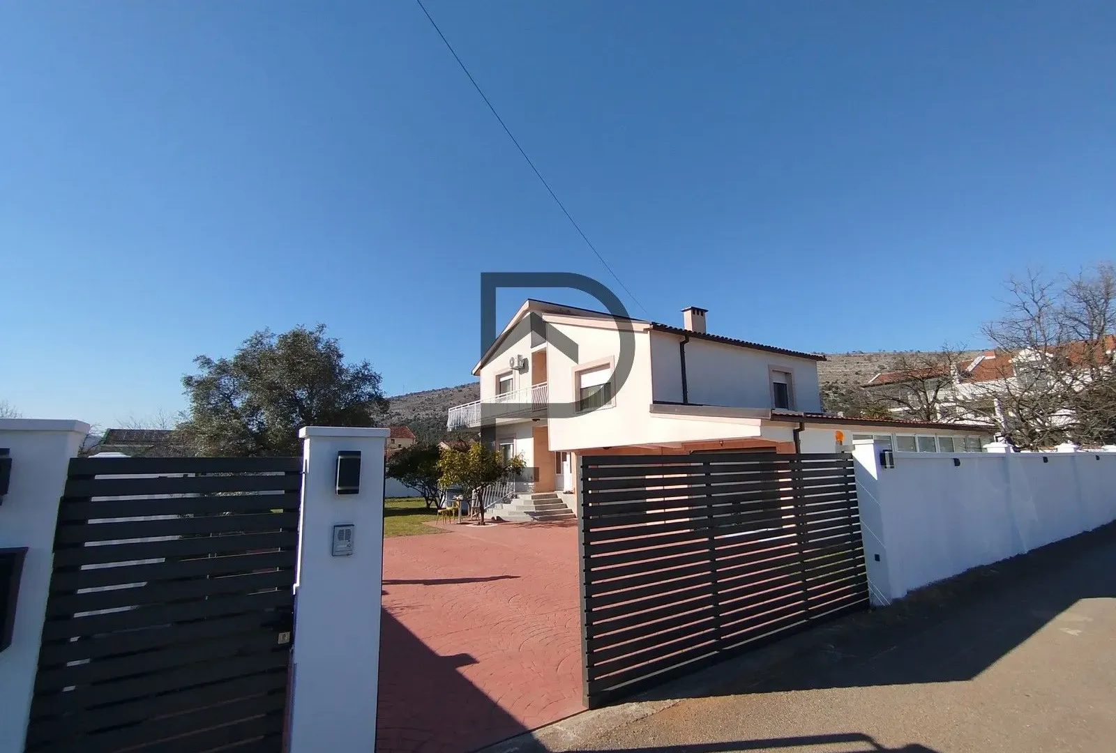 Rent, apartment, 330m², Tološi, Podgorica