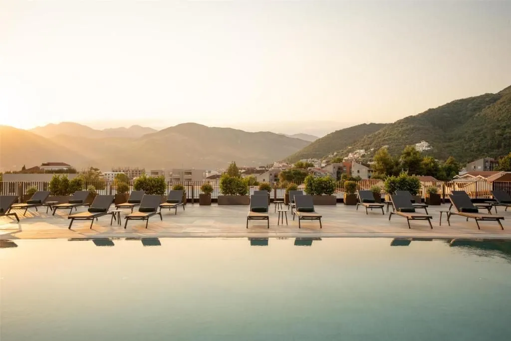 Prodaja, jednosoban stan, 63m², Centar, Tivat