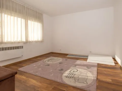 Prodaja, trosoban stan, 89m², Autobuska stanica, Podgorica - image 11