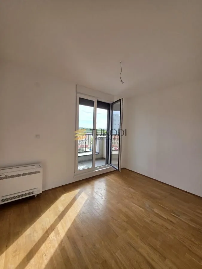 Prodaja, trosoban stan, 80m², Mišeluk, Petrovaradin