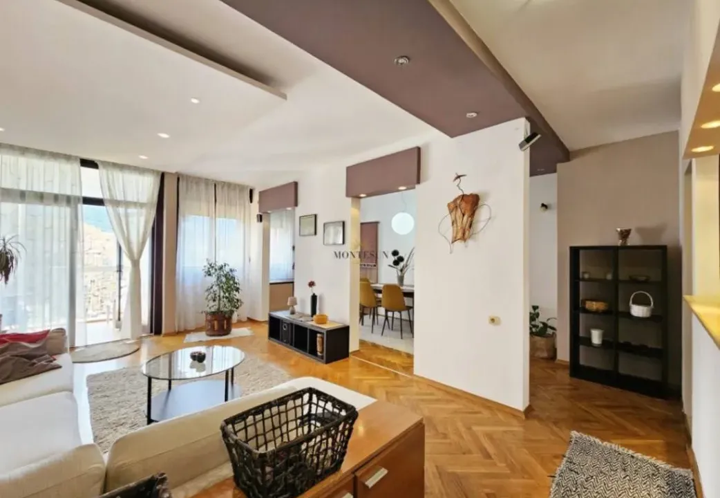 Izdavanje, trosoban stan, 100m², Budva, Crna Gora