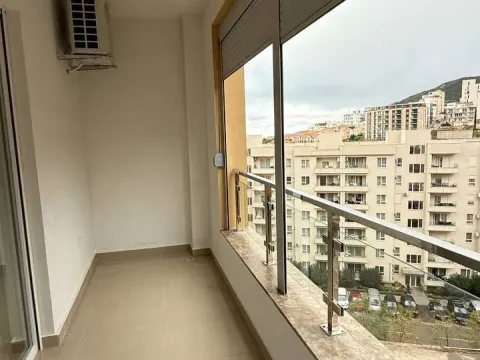 Sale, one bedroom apartment, 43m², Bečići, Budva - image 10