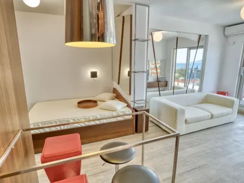 Prodaja, garsonjera, 33m², Centar, Budva
