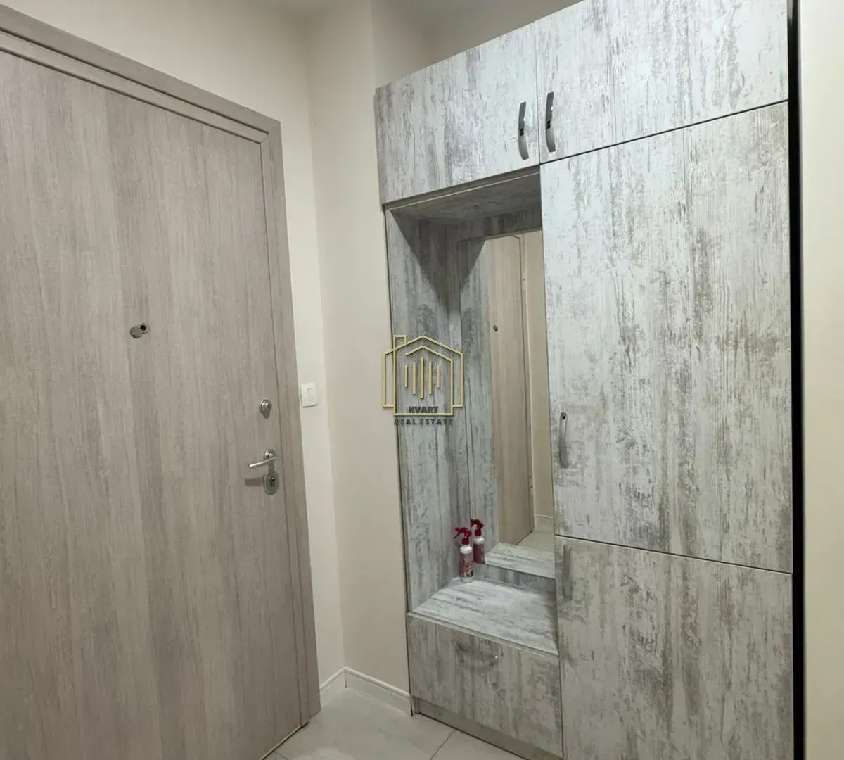 Izdavanje, jednosoban stan, 50m², Central Point, Podgorica