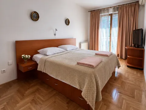 Izdavanje, dvosoban stan, 75m², Preko Morače, Podgorica - image 5