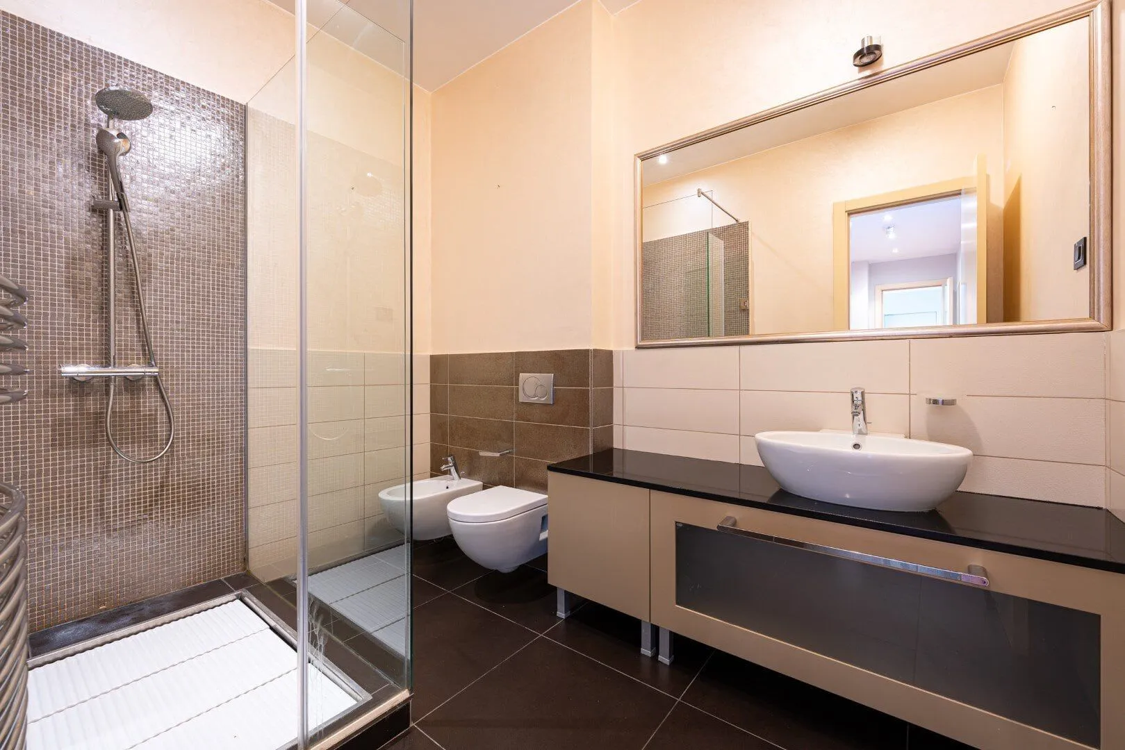 Prodaja, trosoban stan, 203m², Kod Capital Plaze, Podgorica