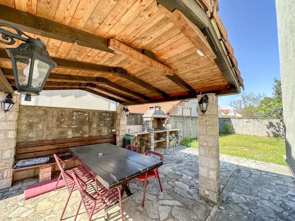 Rent, house, 210m², Stari Aerodrom, Podgorica