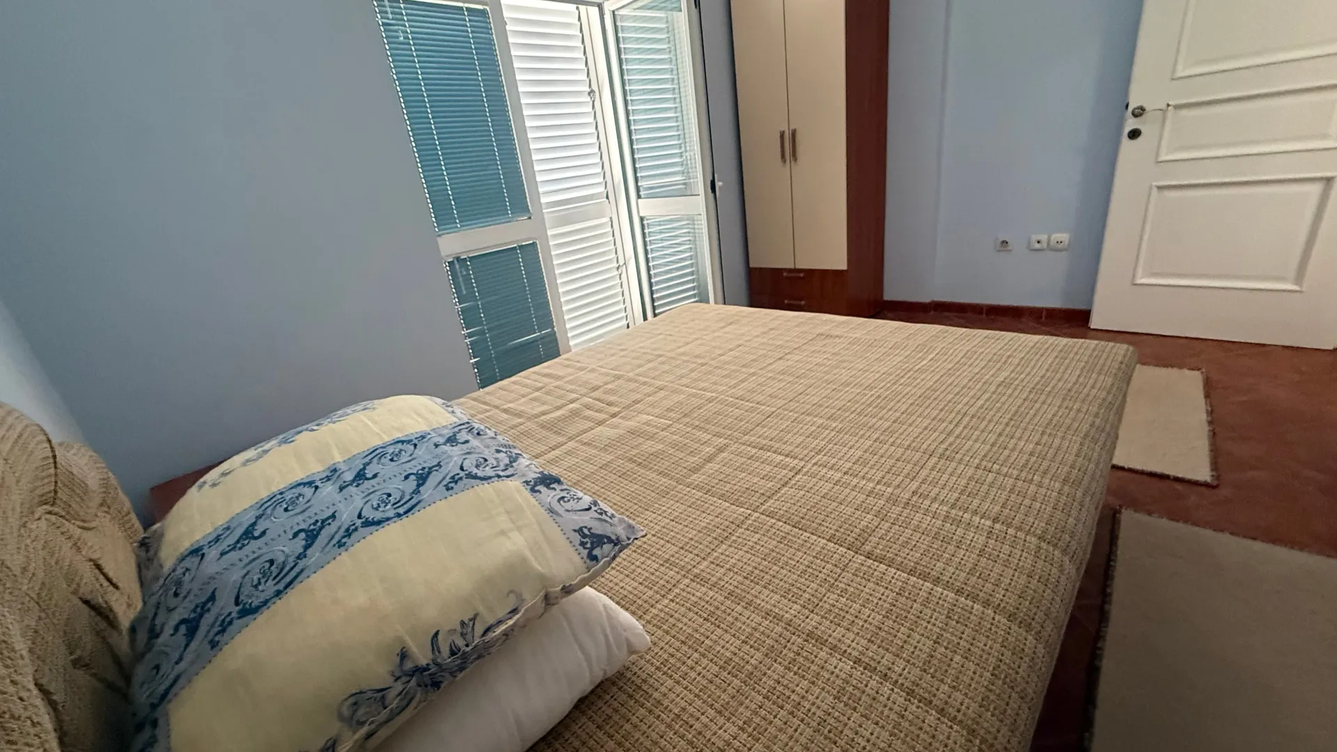 Izdavanje, jednosoban stan, 27m², Đenovići, Herceg Novi