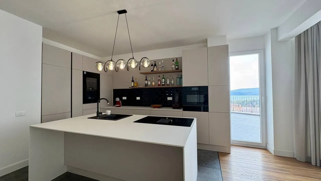 Prodaja, jednosoban stan, 72m², Mažina, Tivat