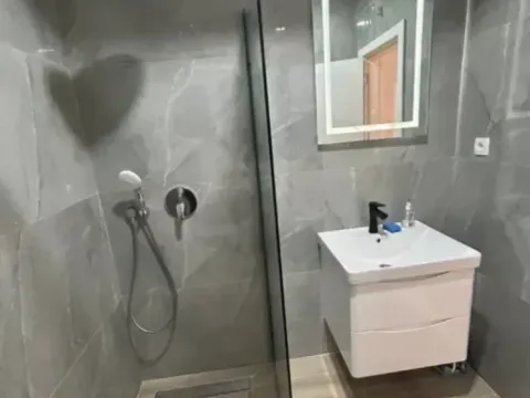 Izdavanje, garsonjera, 25m², Centar, Tivat - image 9