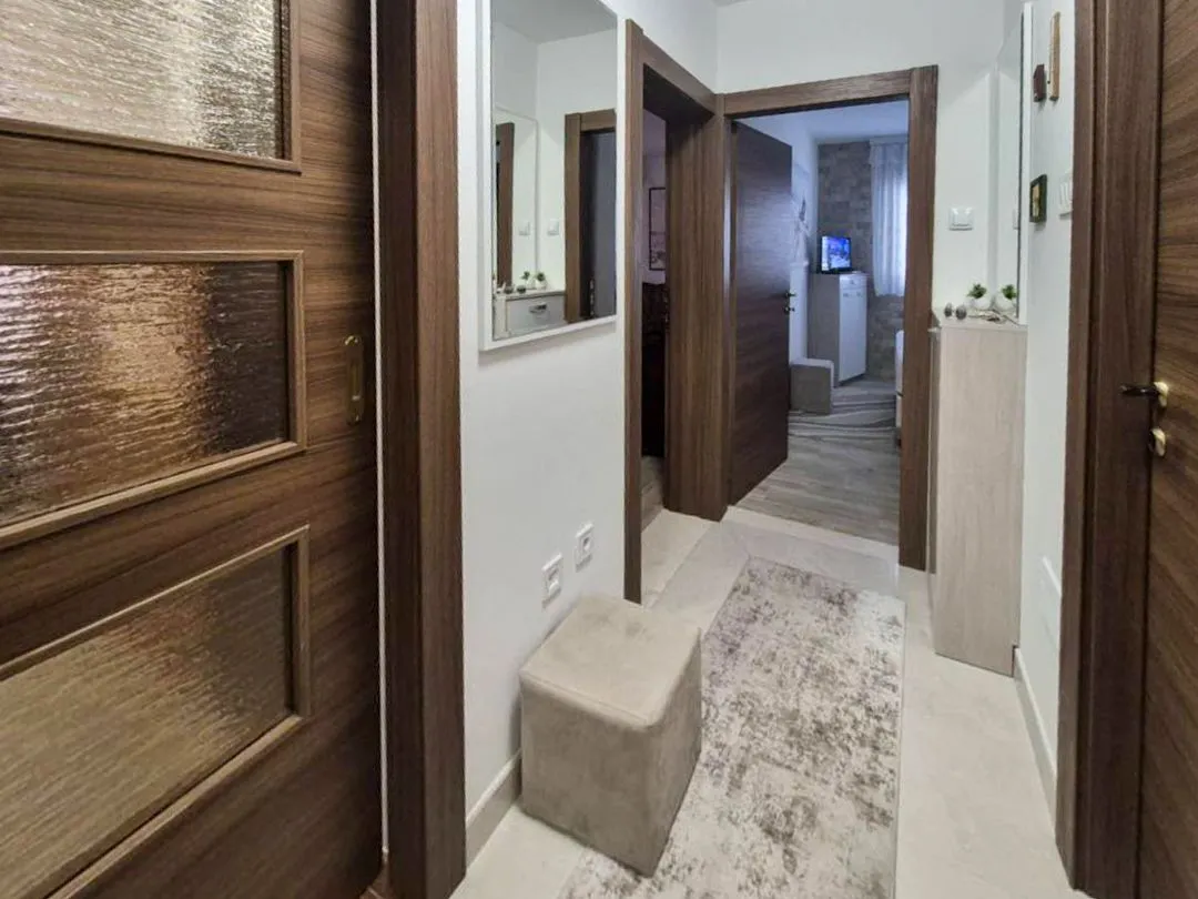 Izdavanje, jednosoban stan, 50m², Rozino, Budva