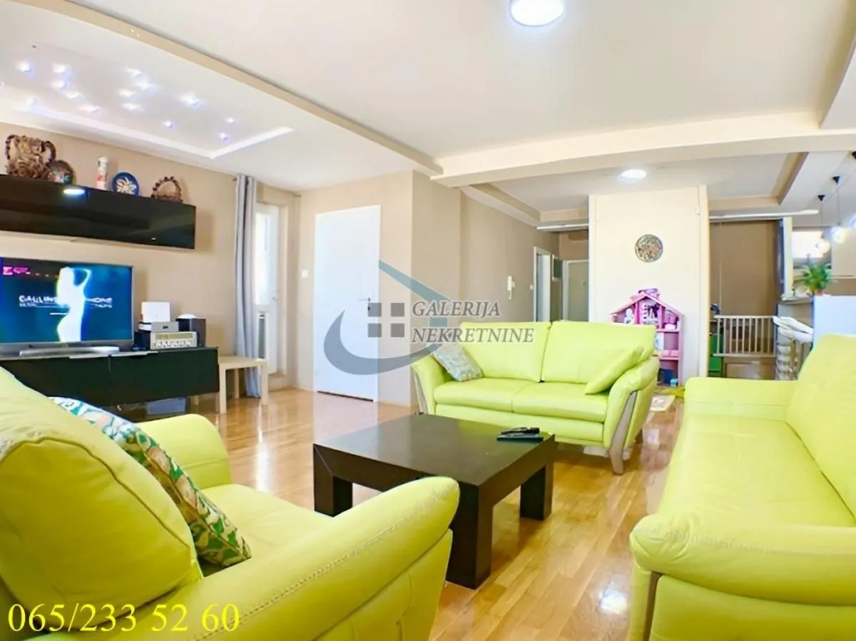 Prodaja, četvorosoban stan, 157m², Đeram Pijaca, Beograd