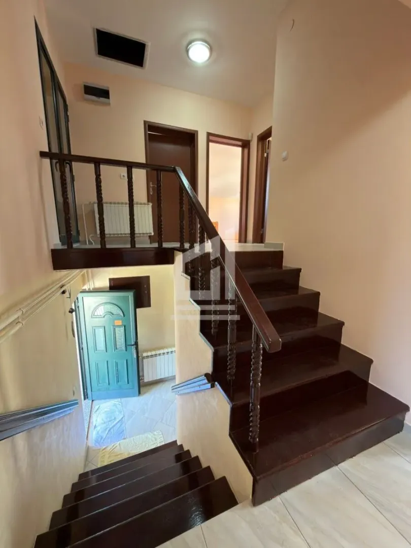 Rent, house, 220m², Stari Aerodrom, Podgorica