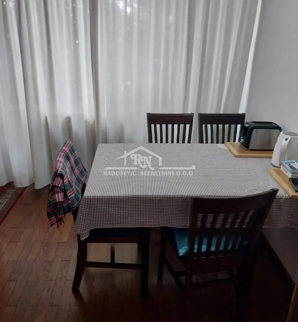Prodaja, kuća, 410m², Novi Banovci, Stara Pazova