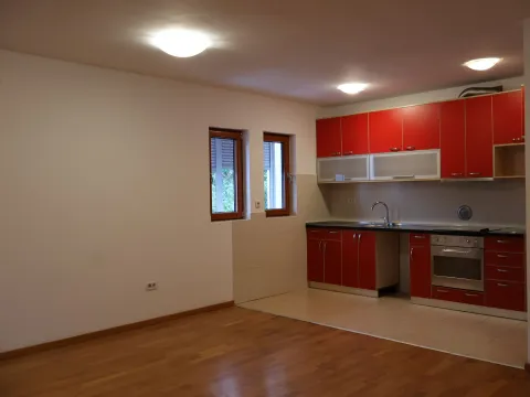 Izdavanje, stan, 88m², Tološka šuma, Podgorica