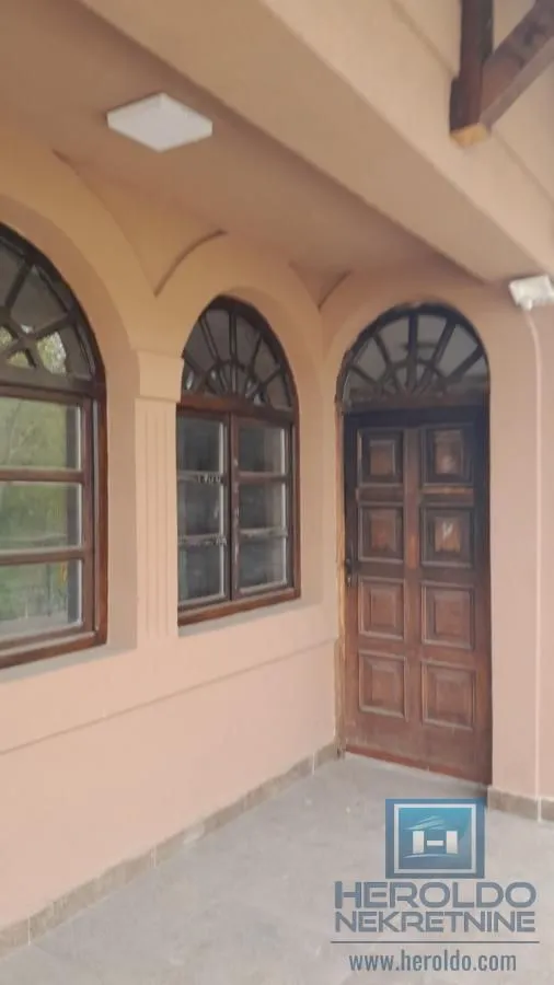 Prodaja, ugostiteljski objekat, 1500m², Donji Krčin, Varvarin