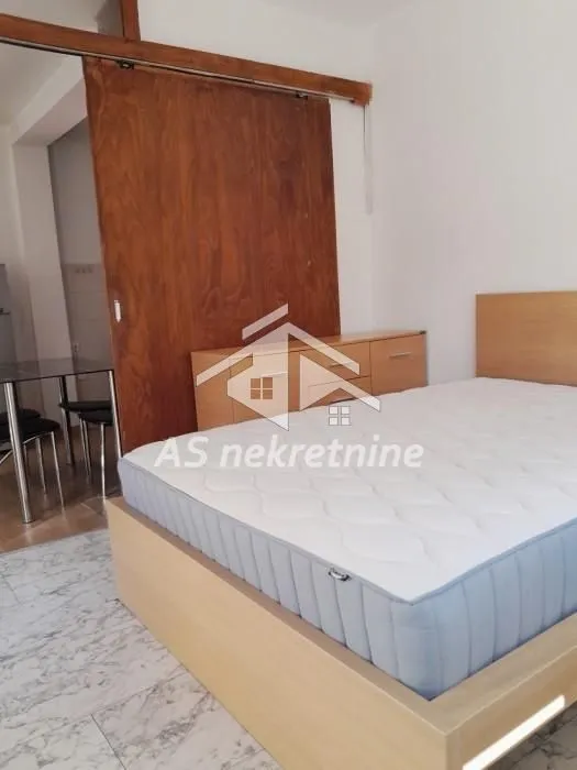 Rent, three bedroom apartment, 80m², Čukarica, Beograd