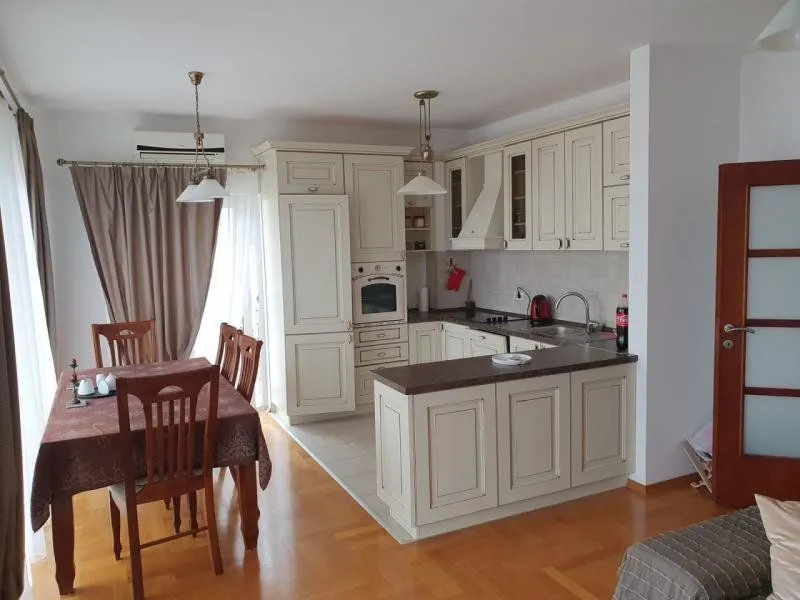 Prodaja, dvosoban stan, 98m², Bečići, Budva