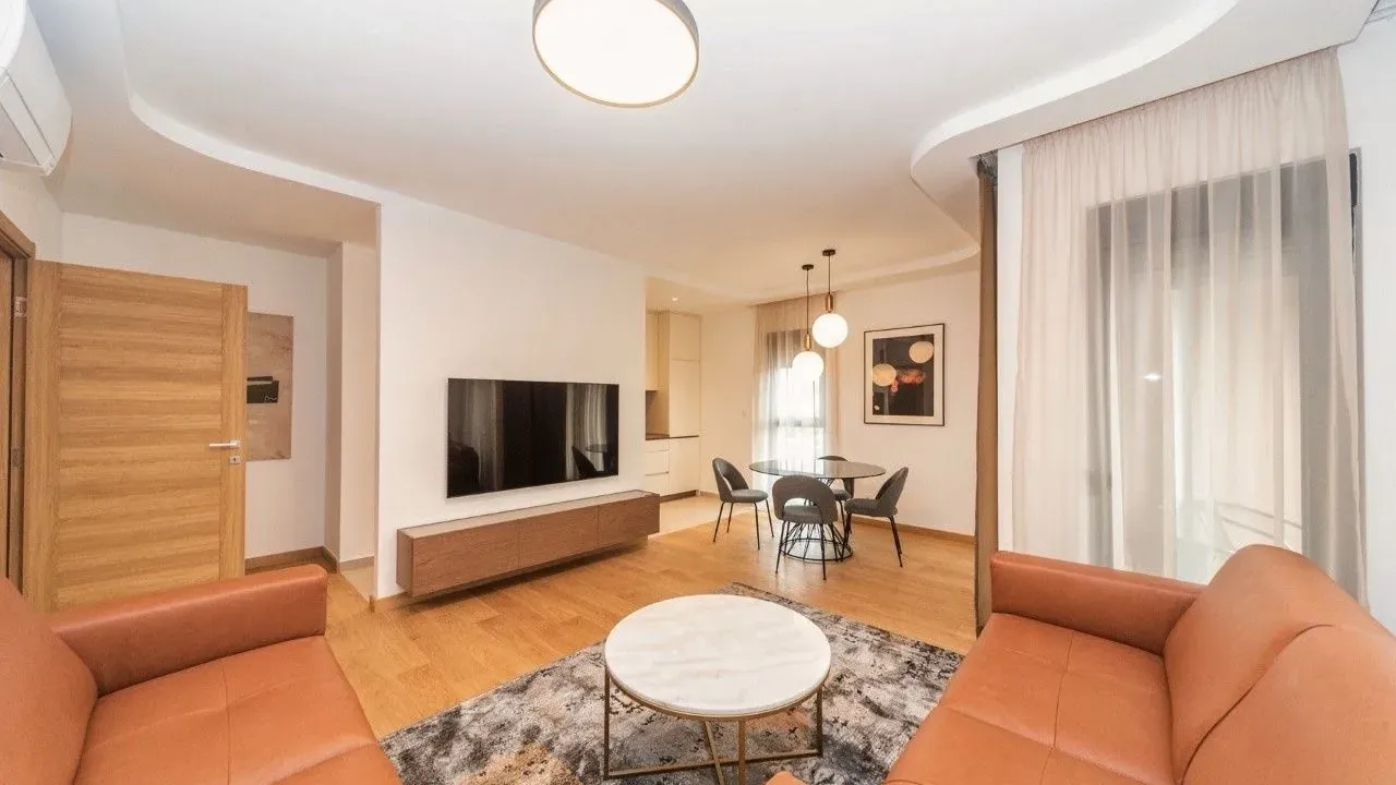 Izdavanje, dvosoban stan, 74m², City Kvart, Podgorica